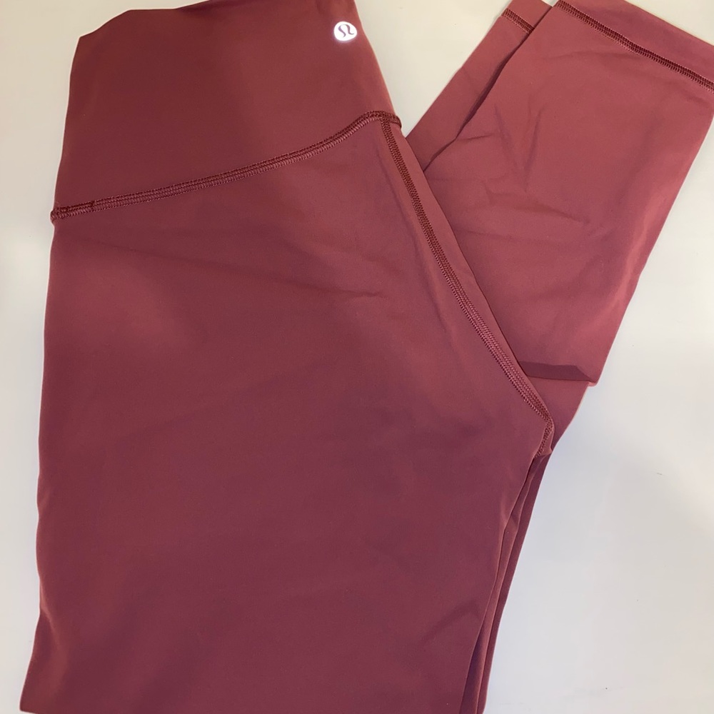 Lululemon wunder under crop 23” size 8